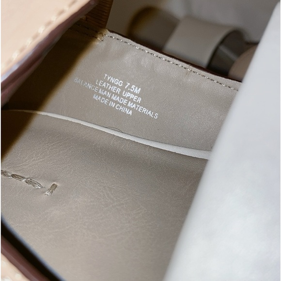 NakedFeet Sz. 7.5 Beige Brown Tan Block Heel Sandals - Picture 9 of 9